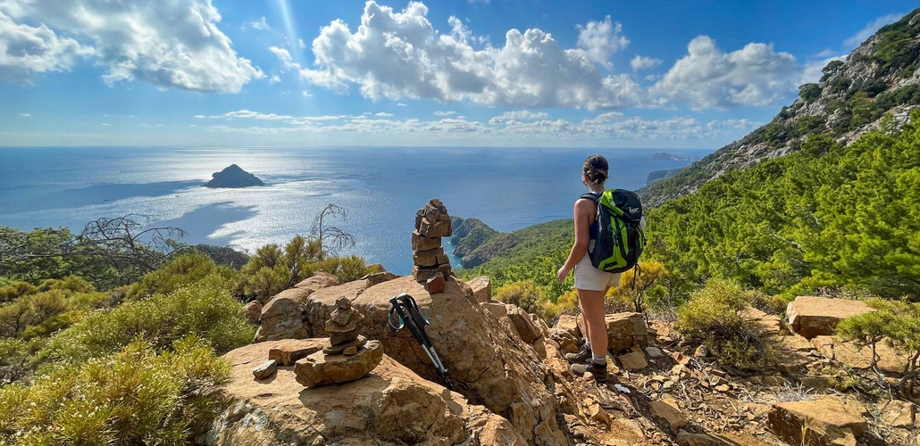 Wanderung am Küstenpfad - Katherina Lourdas