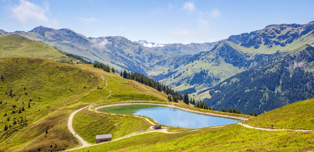 Wanderung am Schatzberg - Markus Zeller - © Markus Zeller / adobe.com