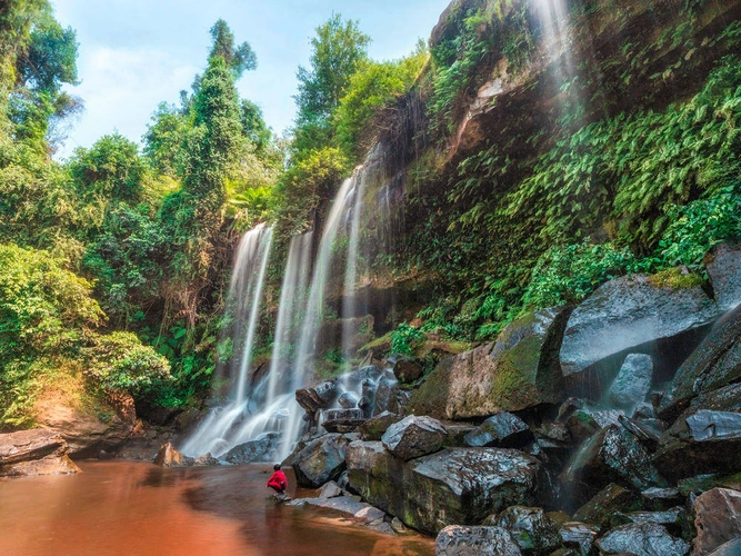 Wasserfall im Phnom Kulen-Nationalpark - Mounir Chraïbi - © Mounir Chraïbi / Adobe.com