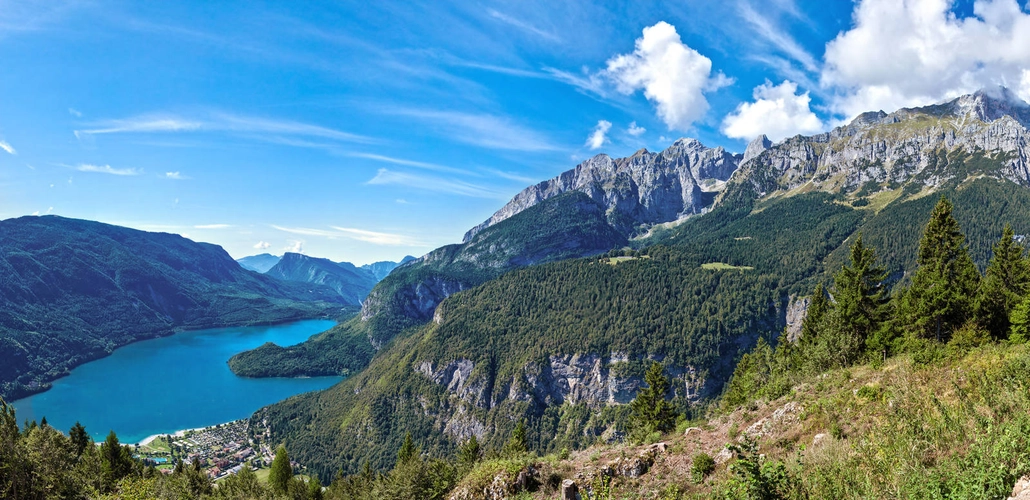 Ausblick auf den Molvenosee - Massimo De Candido - © Massimo De Candido / adobe.com