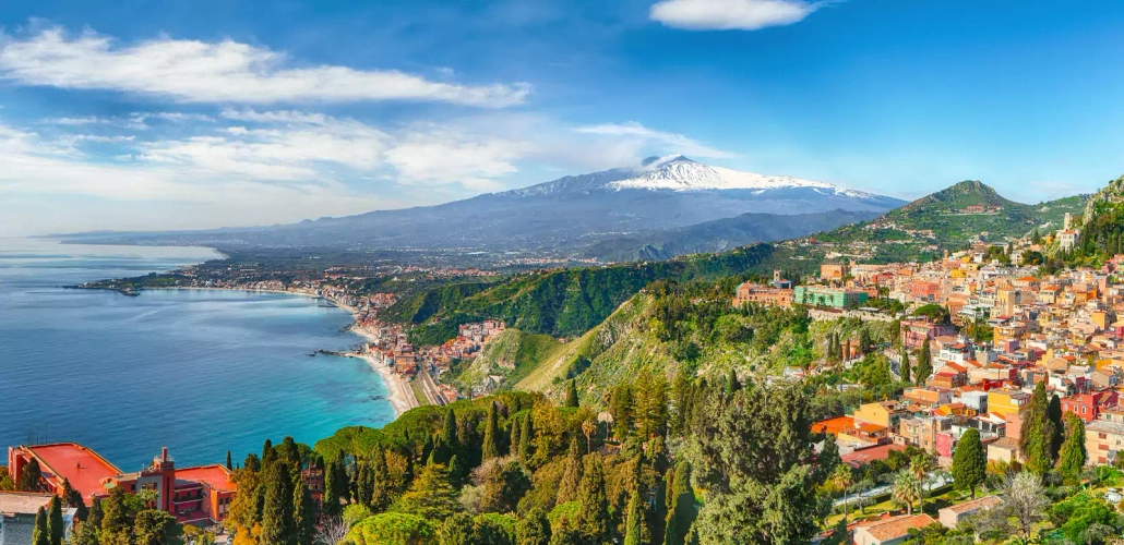 Blick von Taormina auf den Ätna - pilat666 - © pilat666 / Adobe.com
