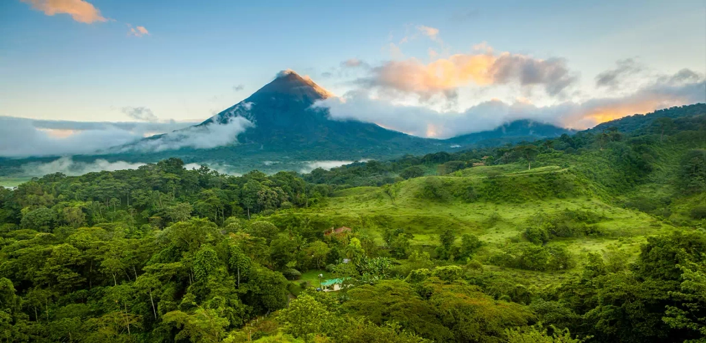 Blick auf den Arenal - Alexey Stiop - © Alexey Stiop / Adobe.com