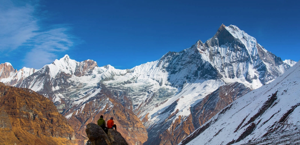 Blick auf den heiligen Berg Machapuchare - danmir12 - danmir12 /Adobe.com