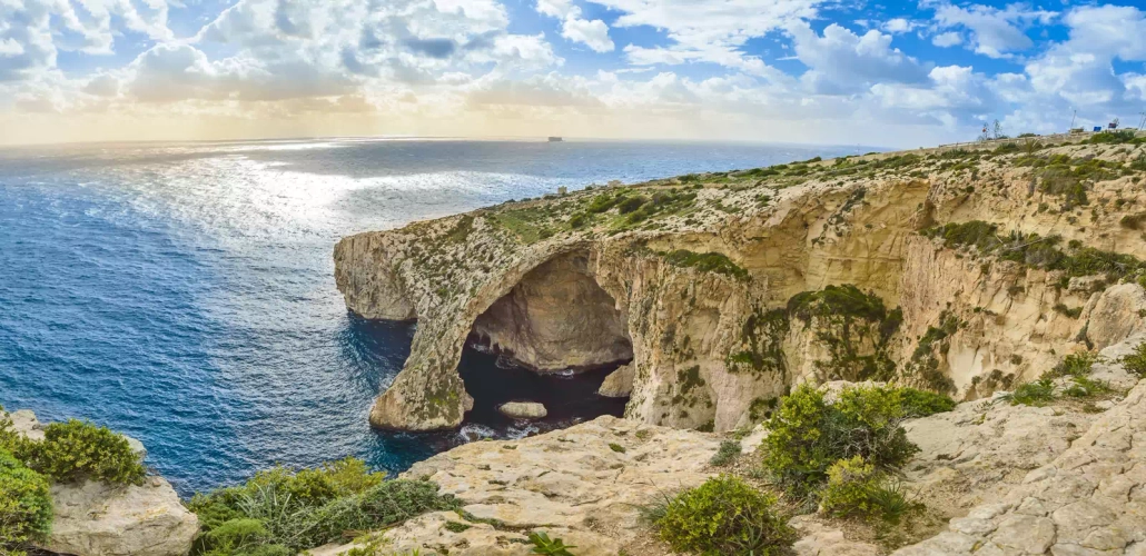 Blick auf die Blaue Grotte - Julia Lavrinenko - © Julia Lavrinenko / adobe.com