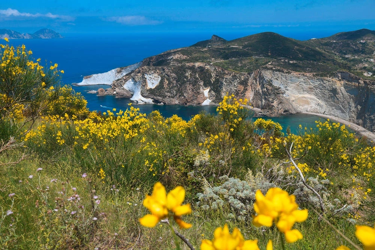 Blick auf die Chiaia di Luna auf Ponza - Gerd Thiel