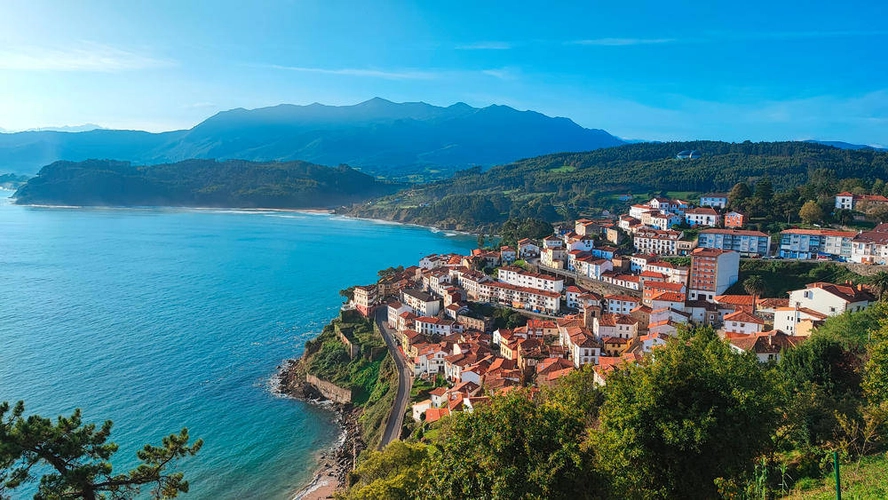 Blick auf Llastres - Dennis Gowitzke