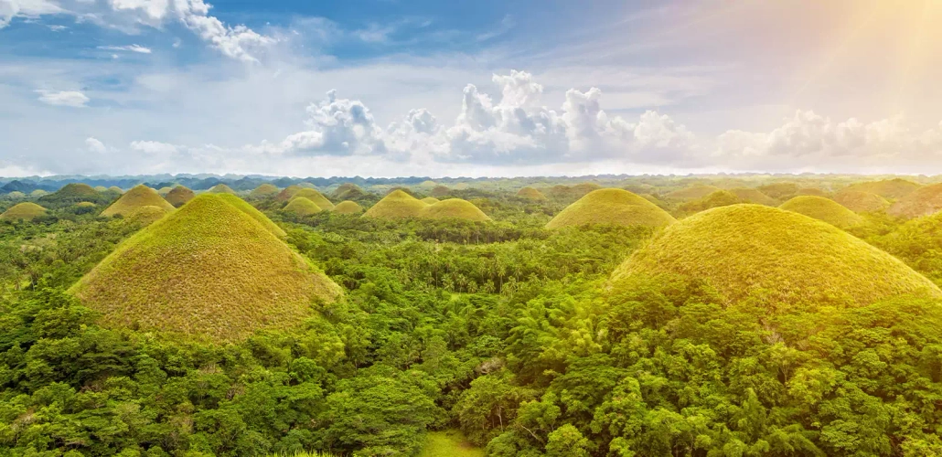 Chocolate Hills - and.one - © and.one / Adobe.com