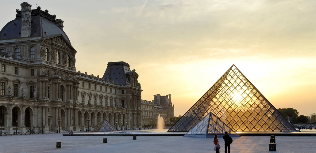 Der Louvre am Abend - Maurice Subervie - © Atout France / Maurice Subervie