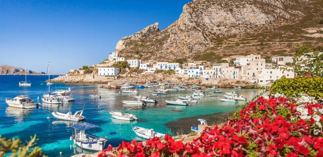 Hafen von Levanzo - Maurizio De Mattei / adobe.com - ©Maurizio De Mattei / adobe.com