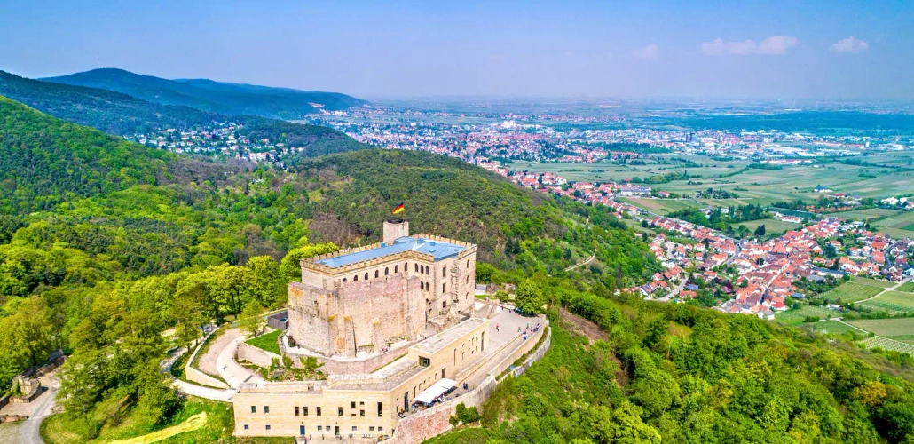 Hambacher Schloss - Leonid Andronov - Leonid Andronov / Adobe.com