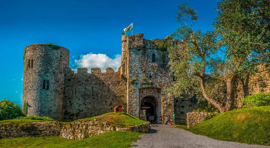 Manorbier Castle - Tony Martin Long - © Tony Martin Long / Adobe.com