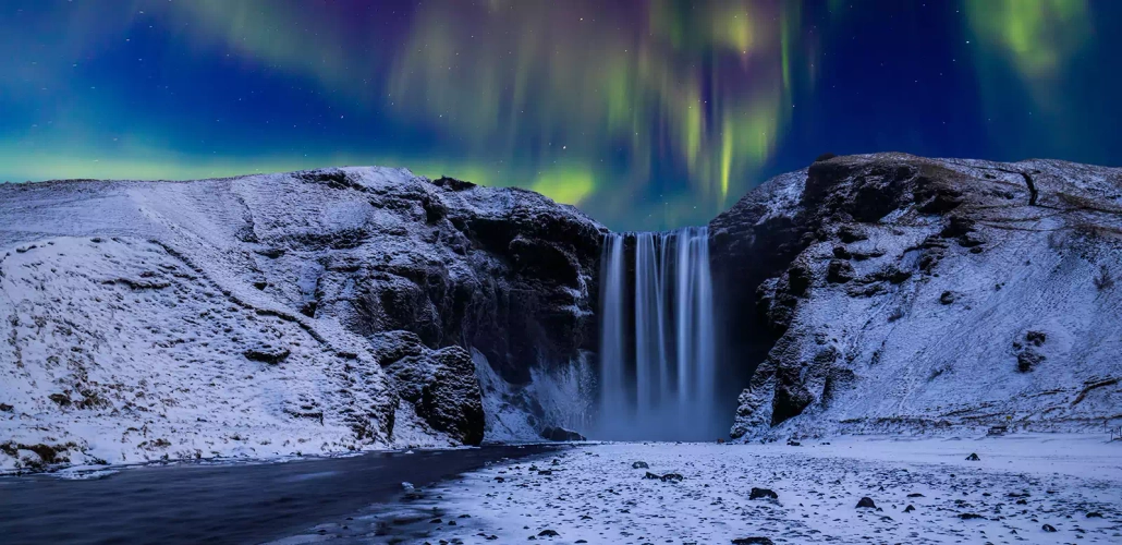 Nordlichter über dem Skogafoss - Anton Petrus - © Anton Petrus / Adobe.com