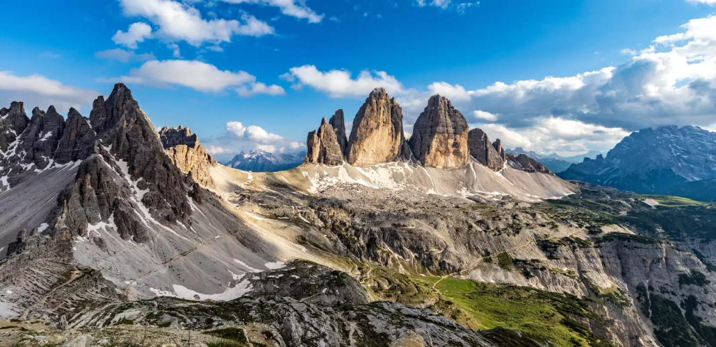 Panoramablick auf die Drei Zinnen - Holger - © Holger / Adobe.com