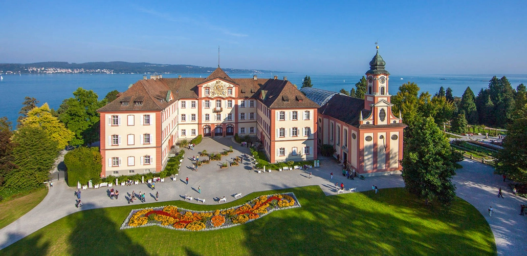 Schloss Mainau mit Kirche - Achim Mende - © Insel Mainau / Achim Mende