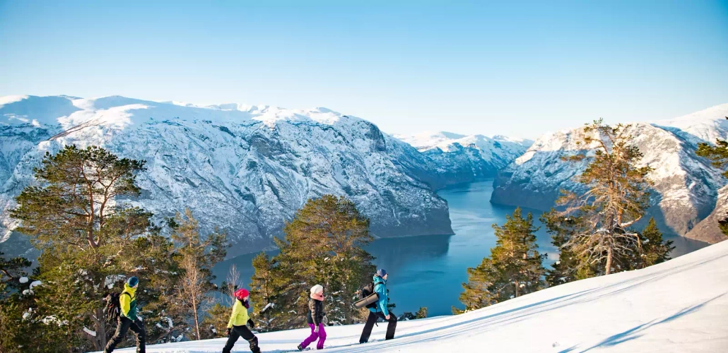 Schneeschuhtour mit Fjordblick - Sverre_Hjornevik - norwaysbest.com/Sverre_Hjornevik