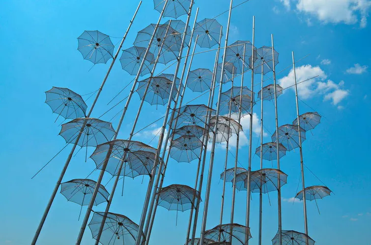 Skulptur "Umbrellas" in Thessaloniki - Maxim Podobed