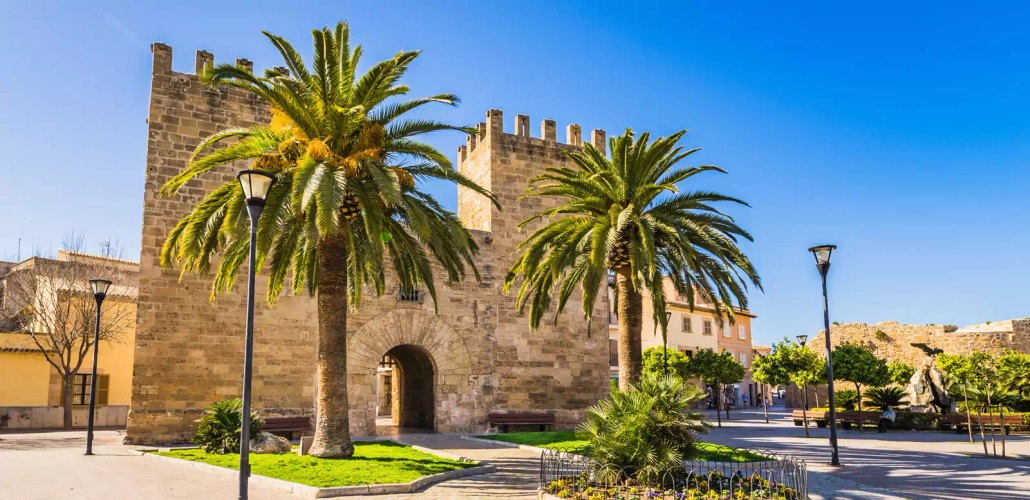 Stadttor in Alcudia - vulcanus - © vulcanus / adobe.com