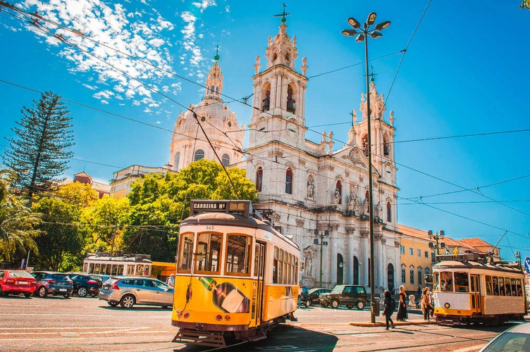 Straßenbahn in Lissabon - Filip / adobe.com - © Filip / adobe.com