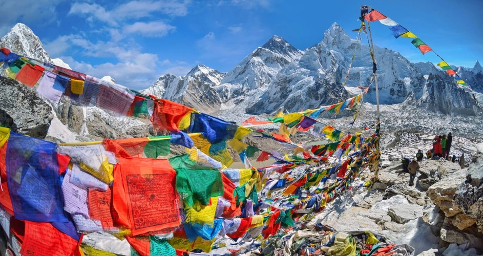 Blick auf Mount Everest und Nuptse