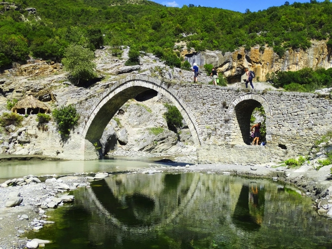 Bogenbrücke von Benja