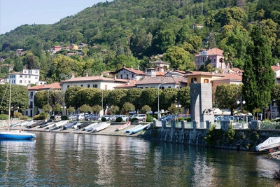 Verbania, Ufer vor dem Hotel Pesce d'Oro - Britt Brück