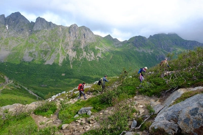 Wanderung auf den Glomtinden bei Hennigsvaer - Alexandra Ade