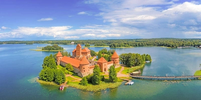 Wasserburg Trakai - Aerial Film Studio - © Aerial Film Studio / Adobe.com