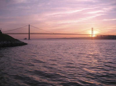 Abendstimmung an der Tejo-Brücke - Arthur Langkau - © A. Langkau