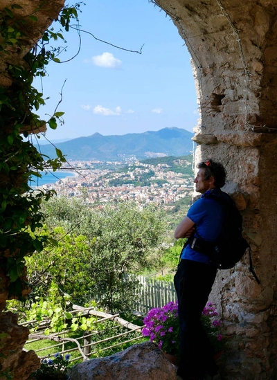 Blick auf Borgho-Verezzi - Darek Wylezol