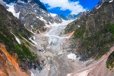 Blick auf den Chalaadi Gletscher - miklyxa - ©miklyxa / adobe.com