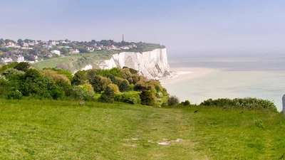 Blick auf die Kreidefelsen von Dover - Ulrike Spohn-Findeis