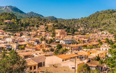 Blick auf Esporles - vulcanus - © vulcanus/Adobe.com