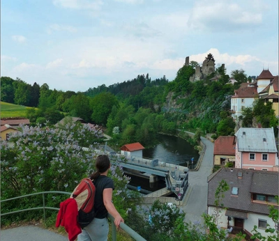 Blick auf Hals - Monika Schmidmeier