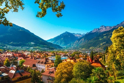 Blick auf Meran vom Tappeinerweg - © stevanzz / Adobe.com