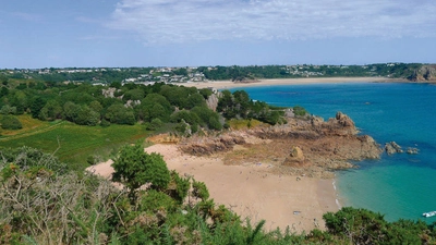 Blick auf St. Brelade Bay - Elke Wolska-Böhm