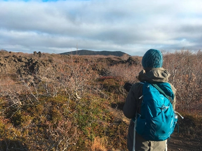 Dimmuborgir mit Blick auf den Hverfjall - Marei Groh