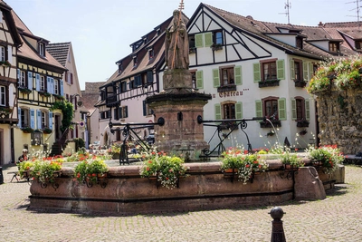 Dorfbrunnen - Carmen Rameil