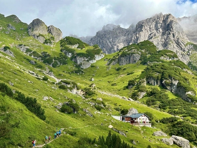 Drischlsteig mit Muttekopfhütte - Darek Wylezol