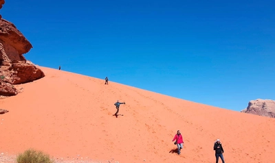 Dünenlauf im Wadi Rum - Miguel Acenero Angel