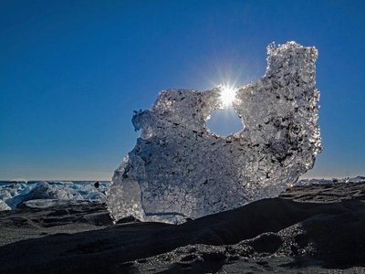 Eisschollen am Strand vor der Gletscherlagune - Rainer Ax