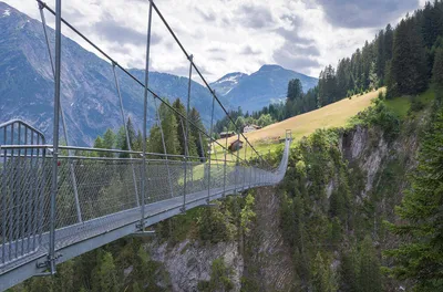 Hängebruecke in Holzgau - Marion Carcel - © Oesterreich Werbung / Marion Carcel