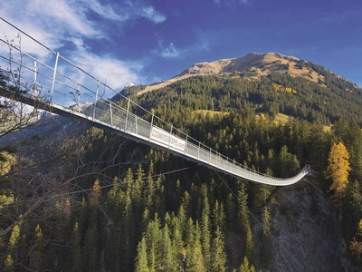 Hängebrücke über Holzgau, Lechtal, Österreich - Hotel Neue Post