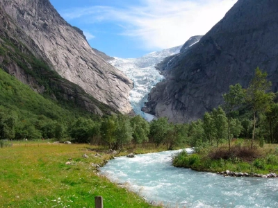 Im Tal des Briksdalsbreen - Alfred Apel