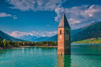 Kirchturm im Reschensee - Adrian72 - © Adrian72 / Adobe.com