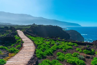 Küstenwanderung bei Punta Grande - dudlajzov / Adobe.com - © dudlajzov / Adobe.com