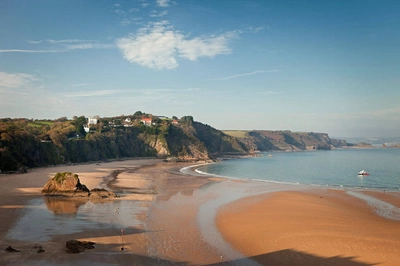 Küstenlandschaft in Wales bei Tenby - Visit Wales - © Crown Copyright Visit Wales