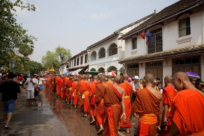 Mönche in Luang Prabang - Cyril Eberle - © Cyril Eberle