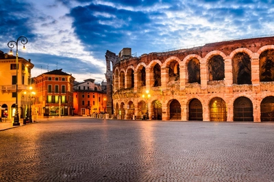 Piazza Bra und die Arena von Verona - ecstk22 - © ecstk22 / Adobe.com