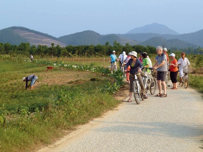 Radtour vom Parfüm-Fluss aus - Anja Thöring