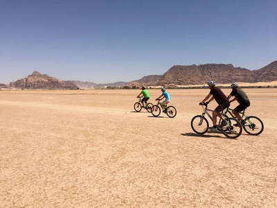 Radtour in der Wüste Wadi Rum - Paul Hemmerth